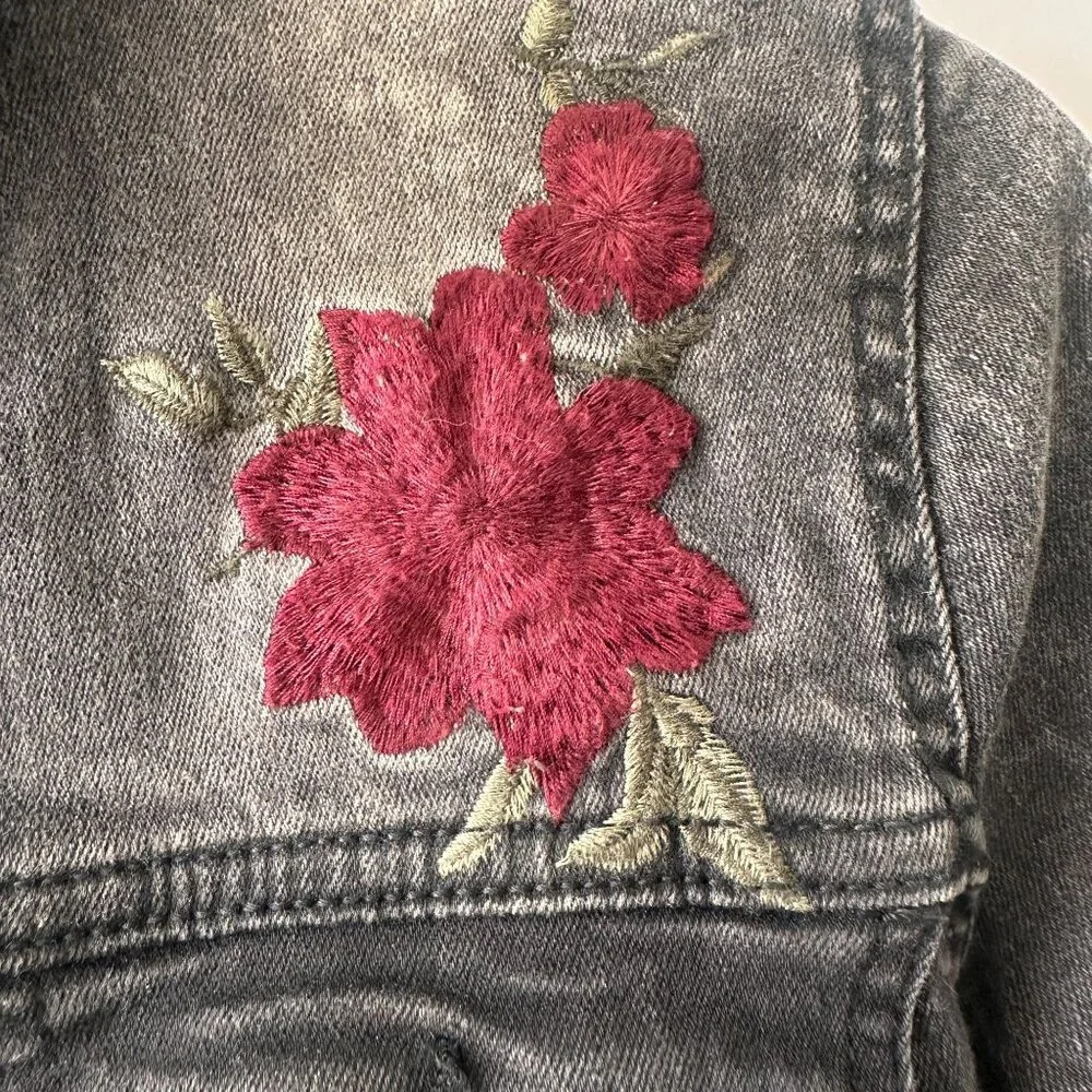 Aeropostale Black Denim Jacket XS With Red Floral Embroidery Button-Down - Picture 4 of 8